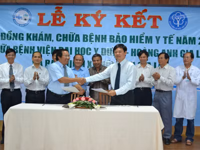 Lễ ký kết khám chữa bệnh giữa BHXH Gia Lai và Bệnh viện Đại học Y Dược -HAGL