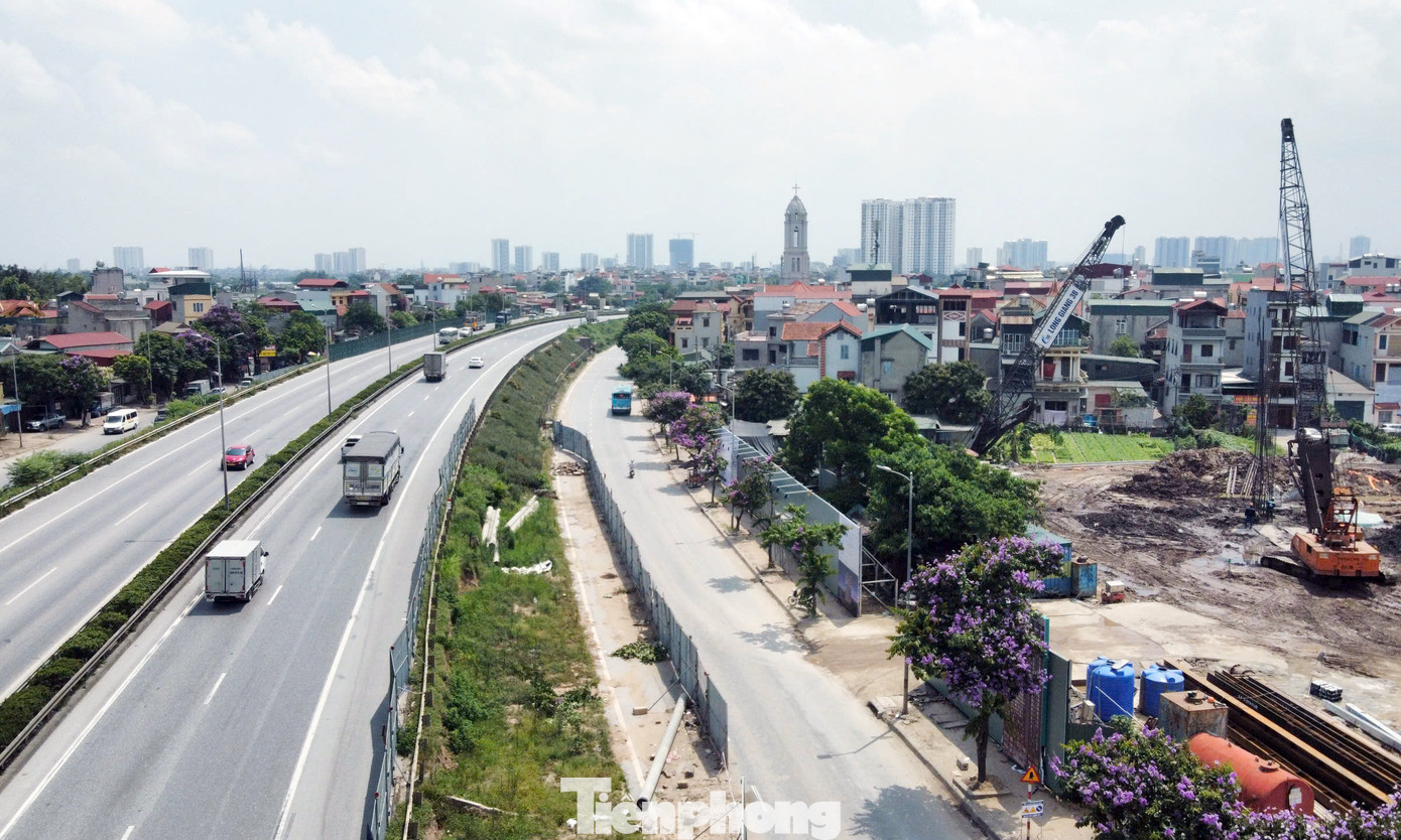 Trao đổi với PV, đại diện chủ đầu tư cho biết hiện dự án đang được triển khai xây dựng theo tiến độ, dự kiến mở bán chính thức vào quý I/2026. Về thông tin các sàn và môi giới chào bán, nhận đặt chỗ căn hộ dự án, vị này cho rằng để thăm dò thị trường và nhu cầu của khách hàng. Trao đổi với PV, đại diện chủ đầu tư cho biết hiện dự án đang được triển khai xây dựng theo tiến độ, dự kiến mở bán chính thức vào quý I/2026. Về thông tin các sàn và môi giới chào bán, nhận đặt chỗ căn hộ dự án, vị này cho rằng để thăm dò thị trường và nhu cầu của khách hàng.