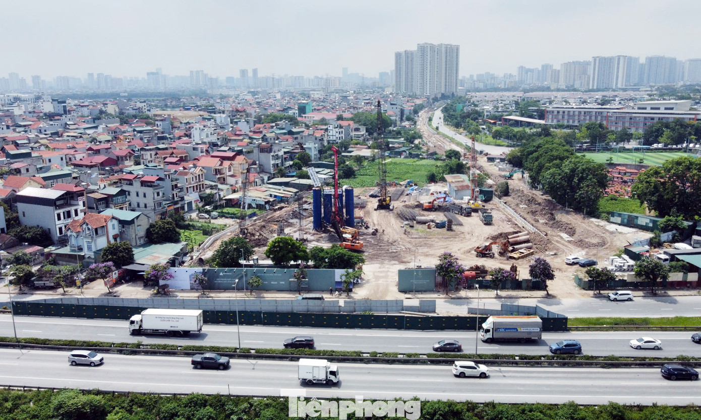 Dự án có vị trí đẹp với mặt tiền là đường Vành đai 3 và đường Minh Khai - Vĩnh Tuy - Yên Duyên, cạnh dự án Gamuda Gardens và công viên Yên Sở... Dự án có vị trí đẹp với mặt tiền là đường Vành đai 3 và đường Minh Khai - Vĩnh Tuy - Yên Duyên, cạnh dự án Gamuda Gardens và công viên Yên Sở...