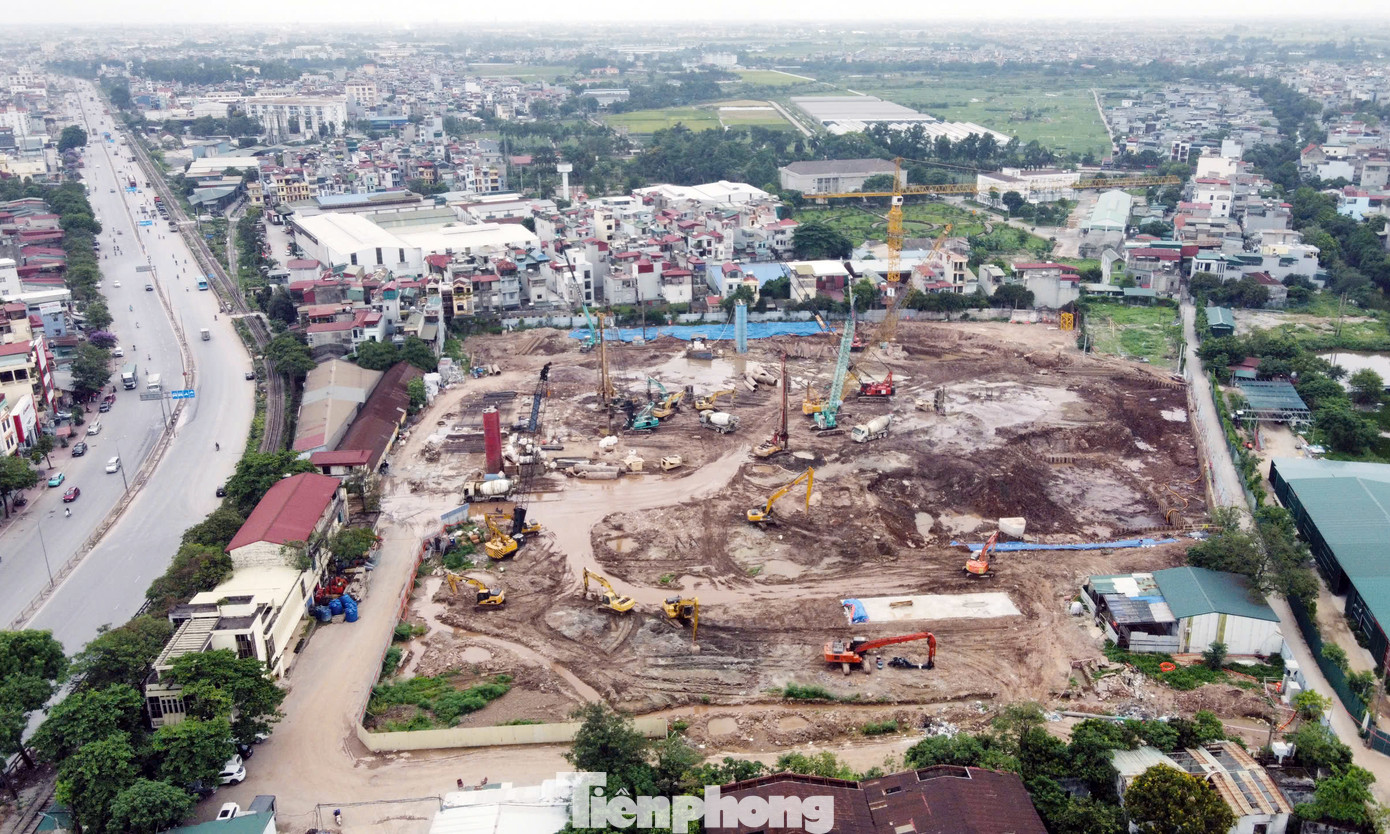 Dự án được quy hoạch trên diện tích gần 2,5 ha, gồm 3 tòa căn hộ cao 25-30 tầng và 3 tầng hầm. Dự án có quyết định chủ trương đầu tư trong năm 2024; tháng 1/2025, dự án này được cấp giấy phép xây dựng. Dự án được quy hoạch trên diện tích gần 2,5 ha, gồm 3 tòa căn hộ cao 25-30 tầng và 3 tầng hầm. Dự án có quyết định chủ trương đầu tư trong năm 2024; tháng 1/2025, dự án này được cấp giấy phép xây dựng.