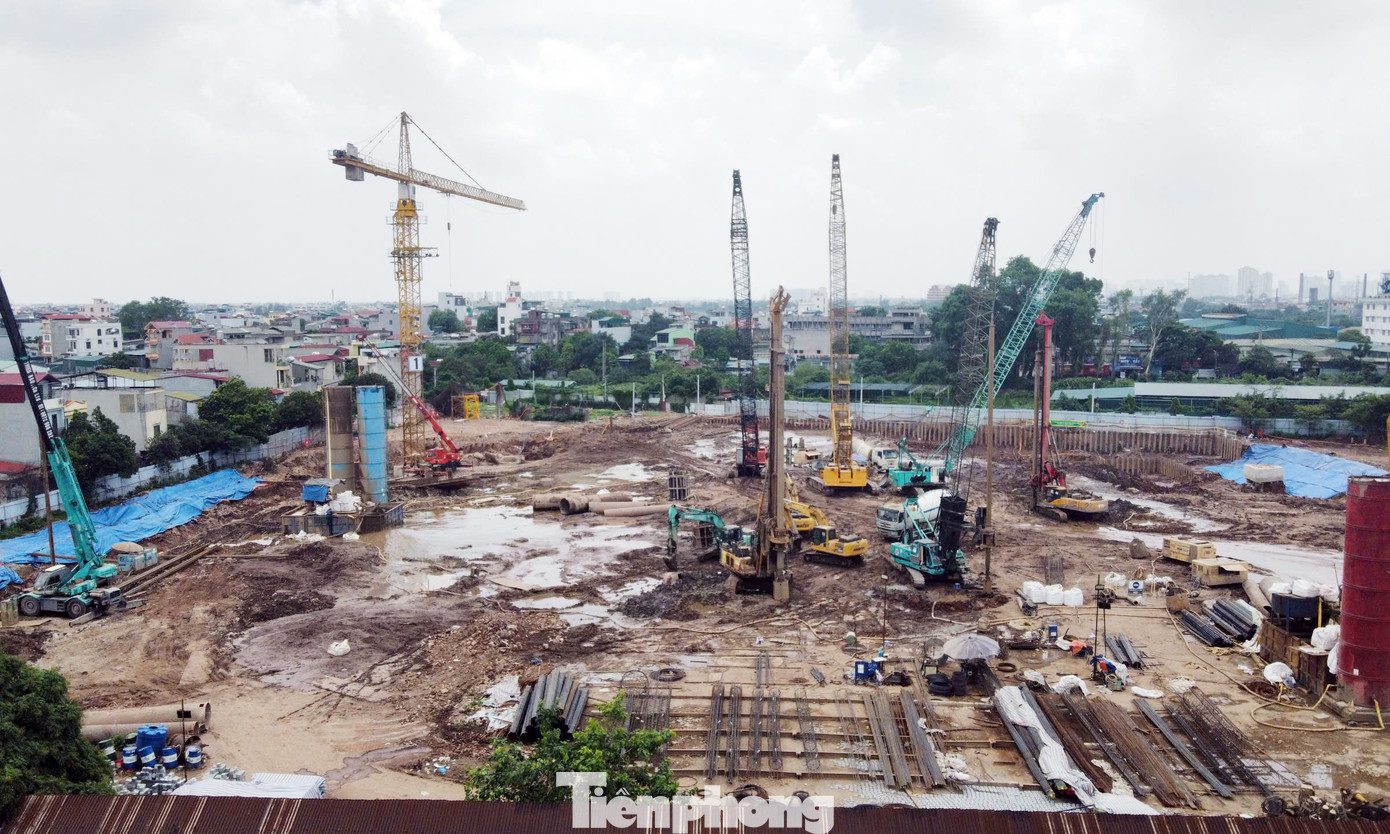 Theo ghi nhận, dự án được khởi bên trong nhiều máy móc, công nhận thi công phần móng. Theo ghi nhận, dự án được khởi bên trong nhiều máy móc, công nhận thi công phần móng.