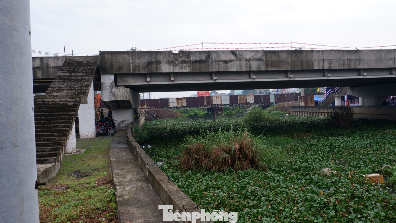 Công trình bị &quot;treo&quot; hơn 5 năm qua.