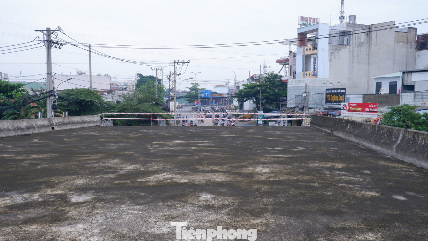 Công trình bị &quot;treo&quot; hơn 5 năm qua.