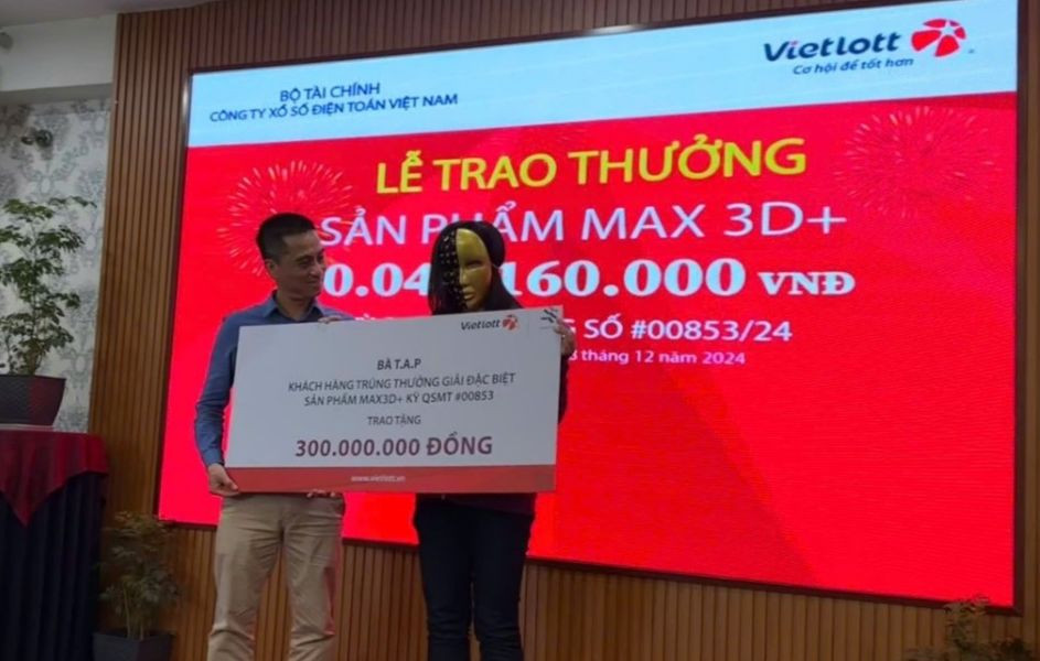 Một phụ nữ ở TPHCM trúng 30 giải đặc biệt của Vietlott ảnh 2