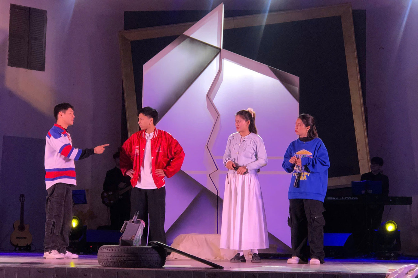 Ký ức trong tôi làm sống dậy đời sống văn hóa nghệ thuật đường phố những thập niên 80, 90 thế kỷ trước.