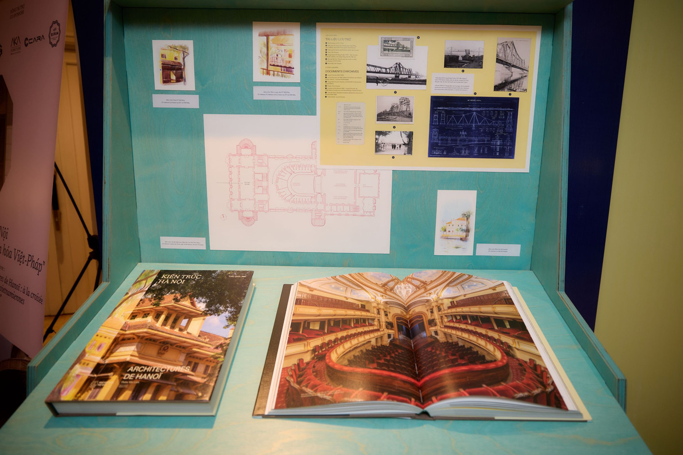 18 công trình kiến trúc Pháp cổ tiêu biểu được tái hiện chi tiết bằng tư liệu, bản vẽ và ảnh.