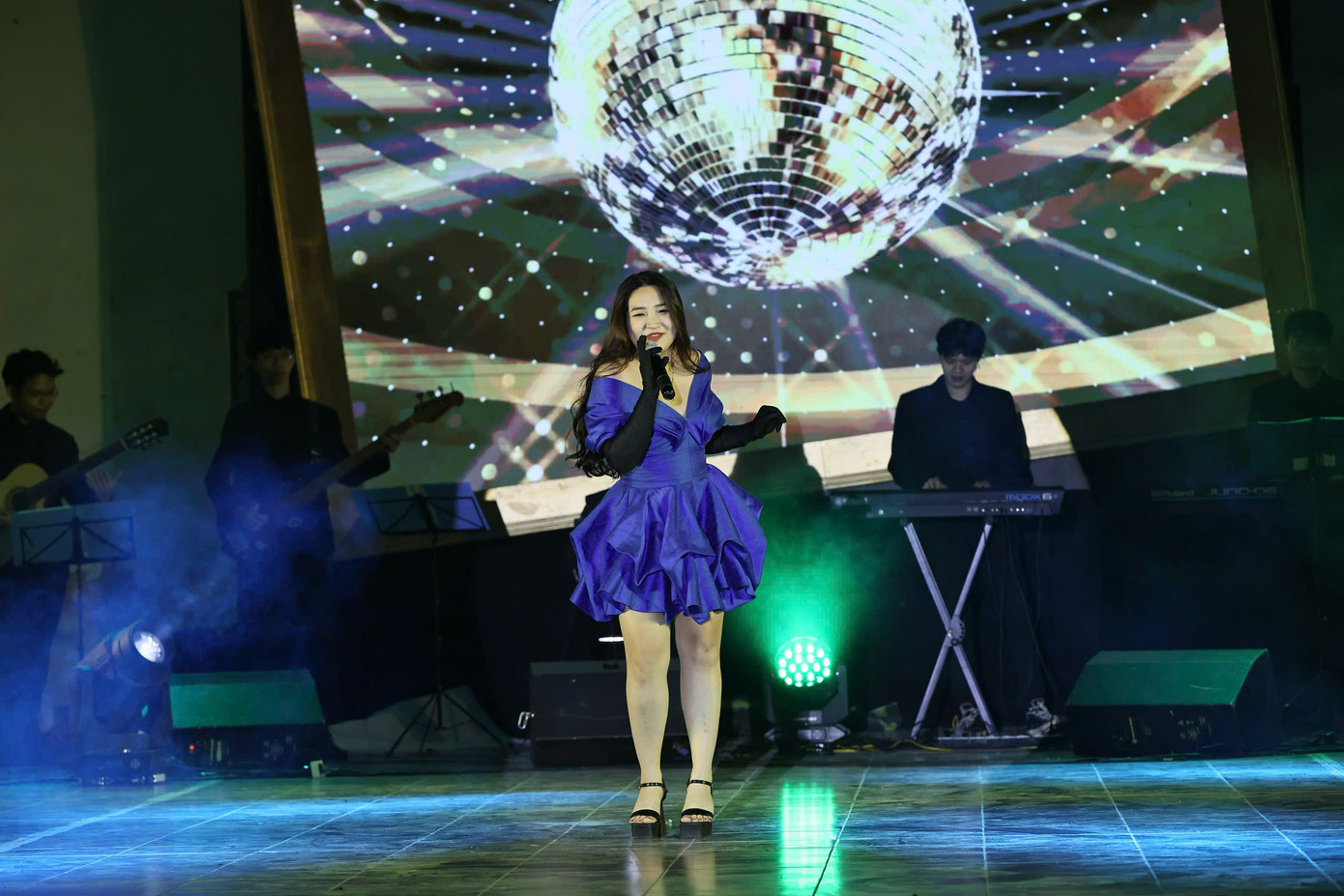 Ký ức trong tôi làm sống dậy đời sống văn hóa nghệ thuật đường phố những thập niên 80, 90 thế kỷ trước.