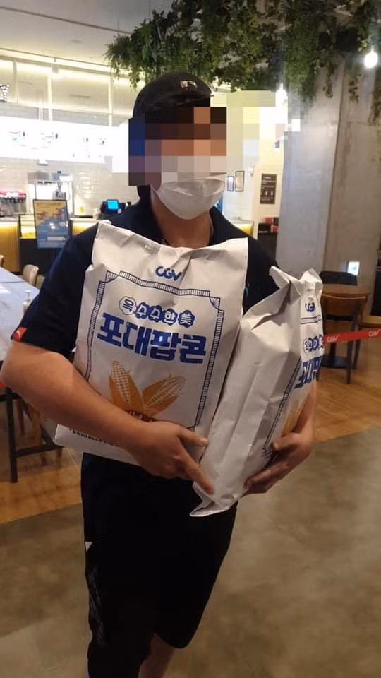 Không bõ công chờ đợi khi ai cũng sở hữu được phiên bản “popcorn siêu bự” này.