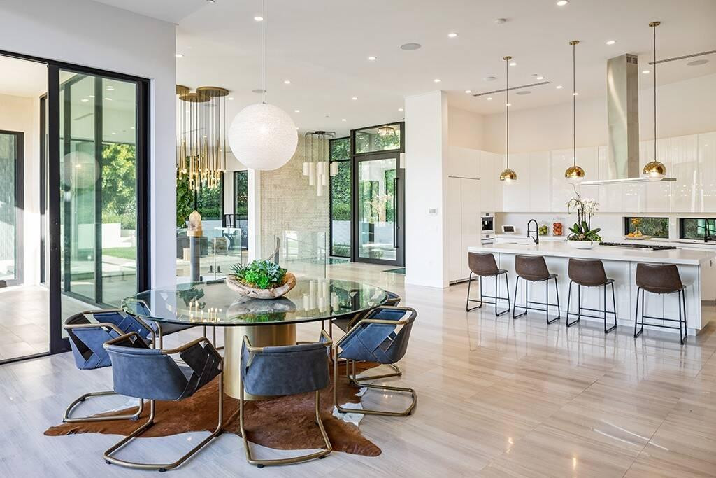 Khu vực bếp và phòng ăn. Ảnh: Carl Gambino, Alex Santaniello of Compass Khu vực bếp và phòng ăn. Ảnh: Carl Gambino, Alex Santaniello of Compass