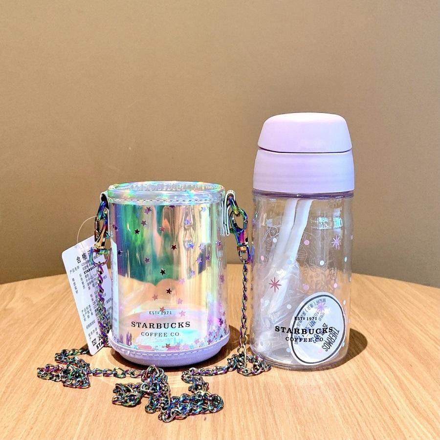 Cả bầu trời sao huyền ảo như được "thu bé lại" trên các phụ kiện.