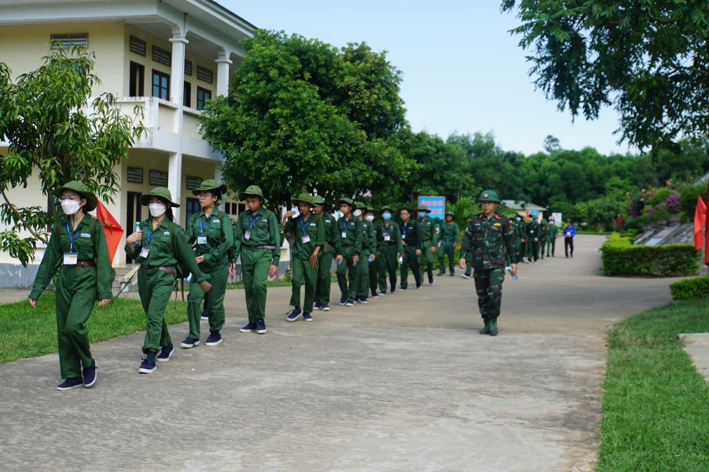 "Học kỳ quân đội" dành cho học sinh được tổ chức vào mùa hè giúp các em được trải nghiệm thực tế cuộc sống, sinh hoạt và được rèn luyện những kỹ năng như những quân nhân thực thụ.