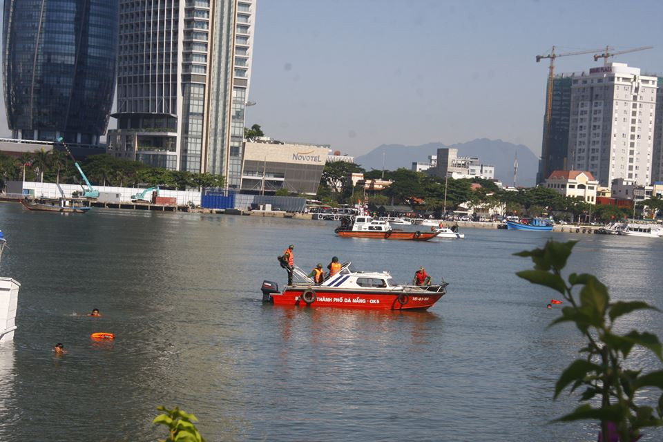 Tìm thấy cả 3 thi thể nạn nhân vụ chìm tàu trên sông Hàn ảnh 4