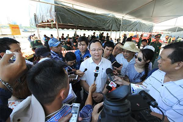 Tìm thấy cả 3 thi thể nạn nhân vụ chìm tàu trên sông Hàn ảnh 14