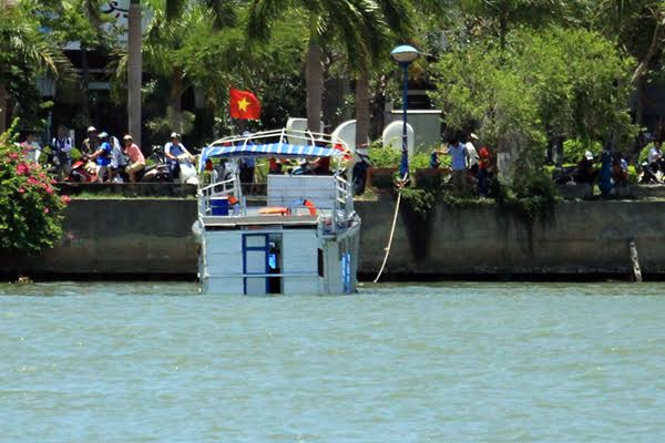 Tìm thấy cả 3 thi thể nạn nhân vụ chìm tàu trên sông Hàn ảnh 12