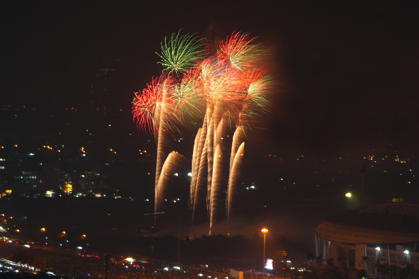 Đây là một trong 2 điểm bắn pháo hoa chào mừng lễ kỷ niệm 50 năm Ngày Giải phóng miền Nam, Thống nhất đất nước (30/4/1975-30/4/2025). Điểm còn lại là công viên Thống Nhất (quận Hai Bà Trưng) sẽ bắn pháo hoa vào ngày 27/4.