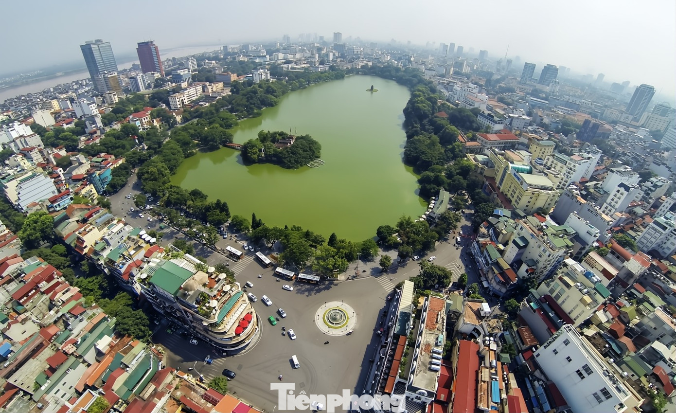 TP Hà Nội đang tiến hành nghiên cứu quy hoạch mở rộng không gian công cộng quanh hồ Gươm, quận Hoàn Kiếm, nhằm nâng cao trải nghiệm cho người dân và du khách, đồng thời bảo tồn giá trị văn hóa lịch sử của khu vực.
