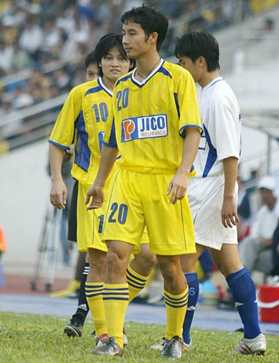 Quốc Vượng (Văn Quyến đứng sau) từng là những tài năng sáng giá của bóng đá Việt Nam