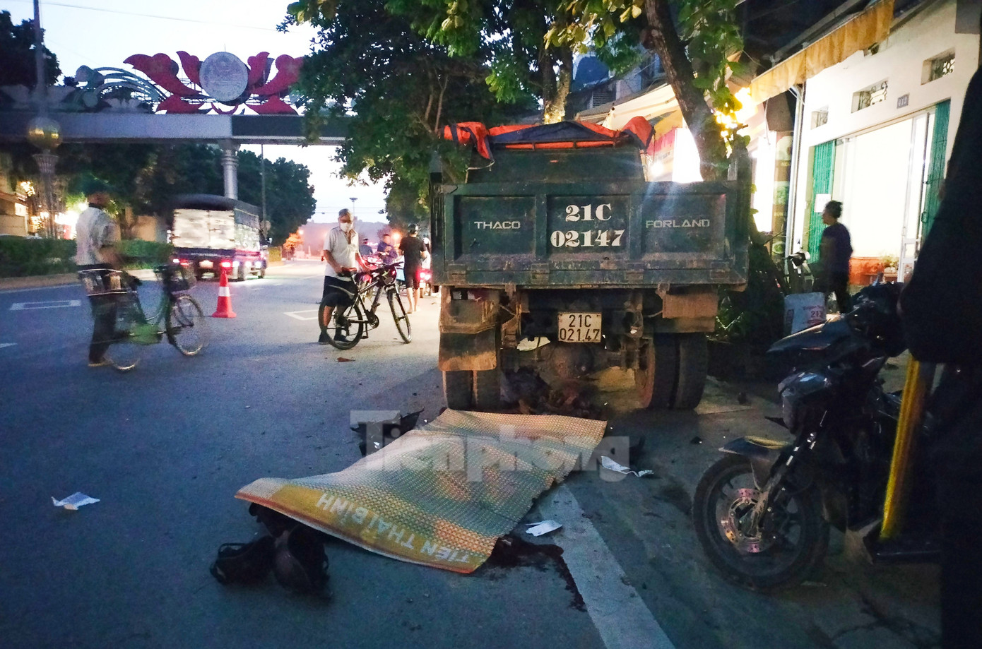 Vụ tai nạn khiến 1 người tử vong tại chỗ, 1 người bị thương nặng.