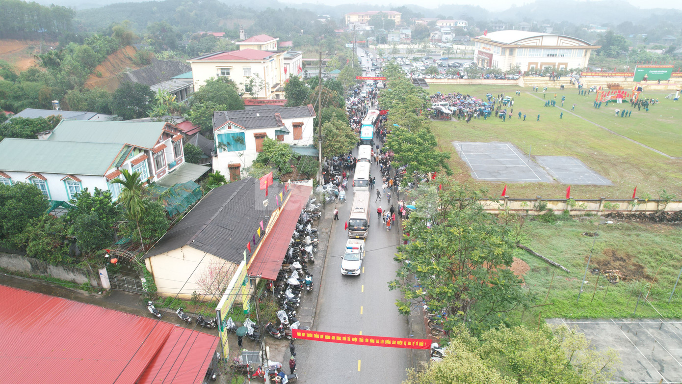 Thực hiện nghĩa vụ công dân với Tổ quốc, cùng với 30 tỉnh, thành giao quân đợt 1 trong cả nước, khoảng 1.310 thanh niên ưu tú của tỉnh Yên Bái đã lên đường nhập ngũ, tiếp bước truyền thống vẻ vang của cha ông bảo vệ non sông đất nước…