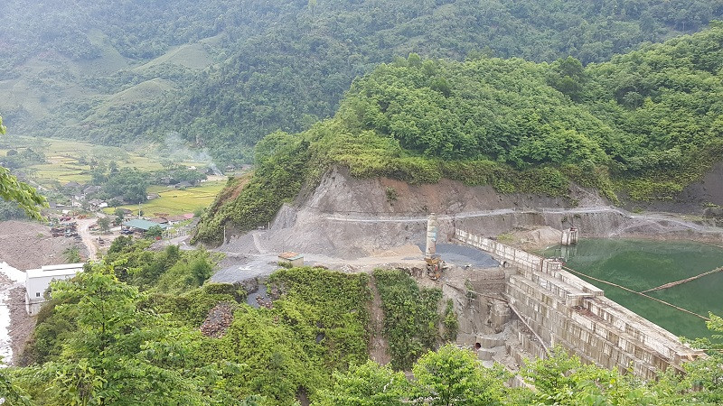 UBND tỉnh Yên Bái xử phạt gần 2,1 tỷ đồng Công ty Cổ phần Hữu Nghị do lấn chiếm đất để xây thủy điện.