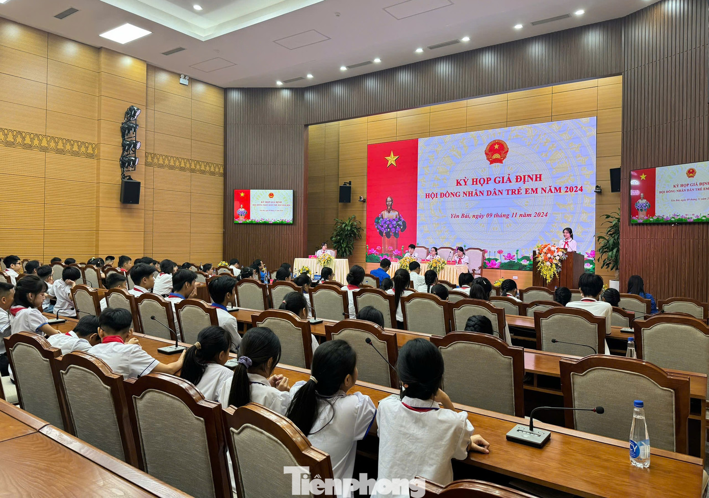 Các đại biểu thiếu nhi tích cực thảo luận, phát biểu tại kỳ họp. Các đại biểu thiếu nhi tích cực thảo luận, phát biểu tại kỳ họp.