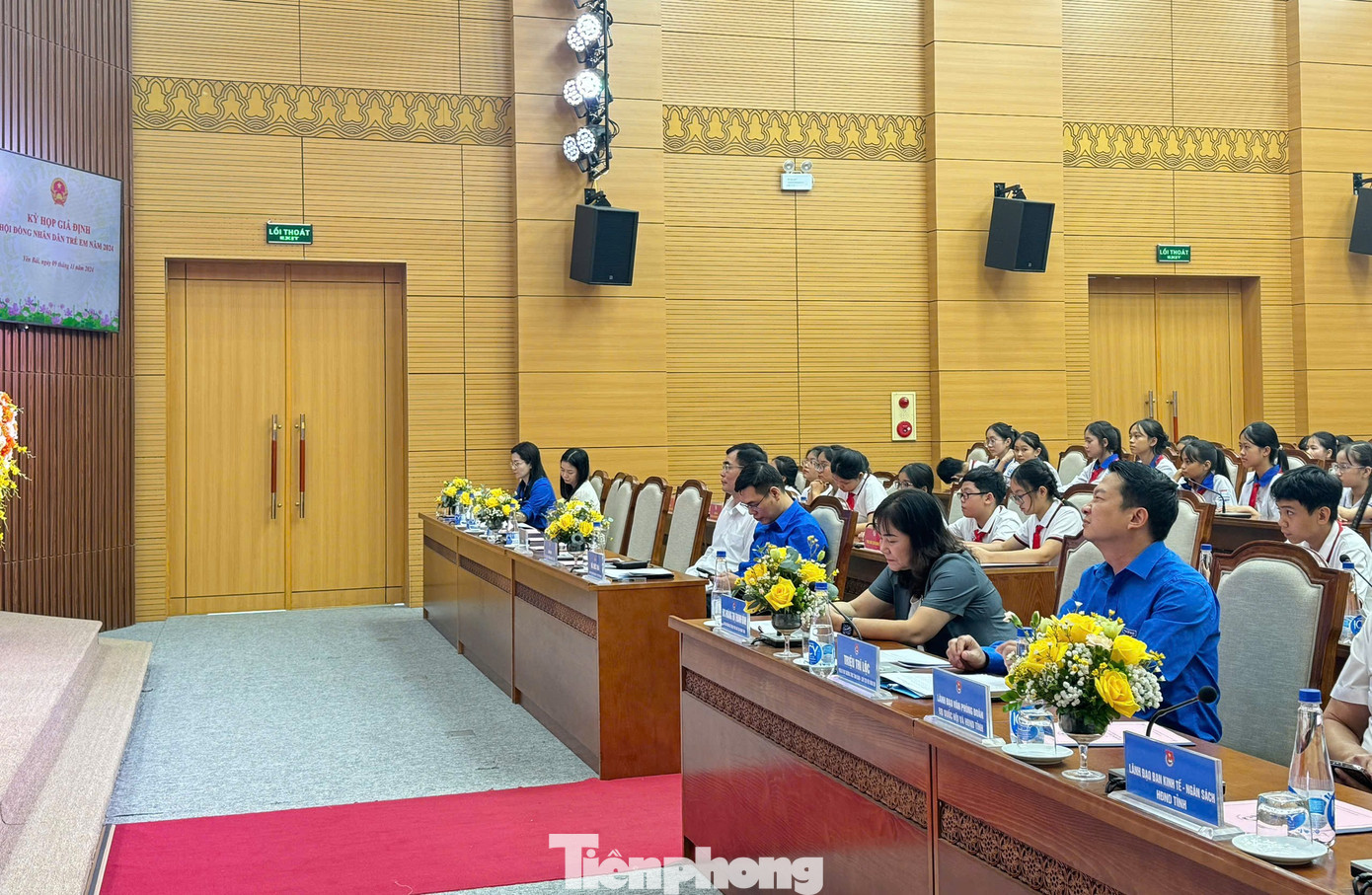 Lãnh đạo tỉnh Yên Bái và lãnh đạo Tỉnh Đoàn tham dự kỳ họp. Lãnh đạo tỉnh Yên Bái và lãnh đạo Tỉnh Đoàn tham dự kỳ họp.