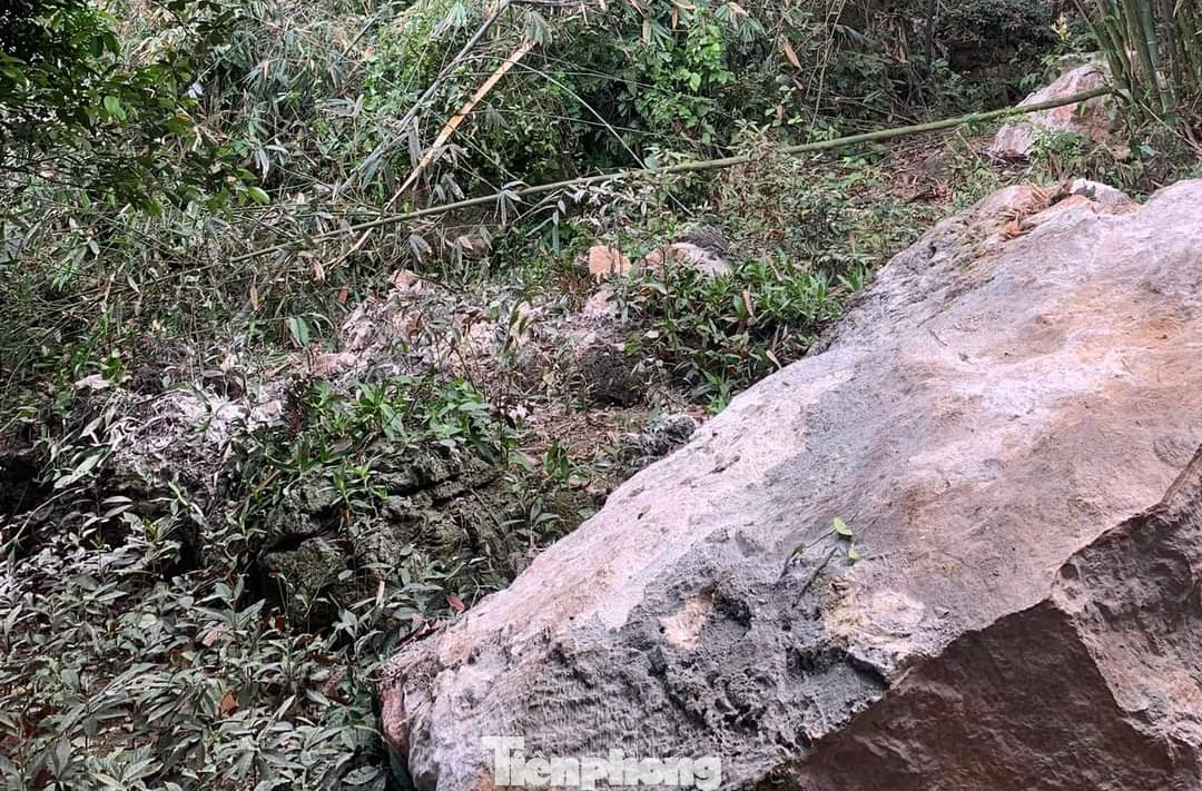 Hiện cơ quan chức năng đang tiến hành kiểm đếm, hỗ trợ các gia đình thiệt hại di dời đến nơi ở an toàn. Hiện cơ quan chức năng đang tiến hành kiểm đếm, hỗ trợ các gia đình thiệt hại di dời đến nơi ở an toàn.