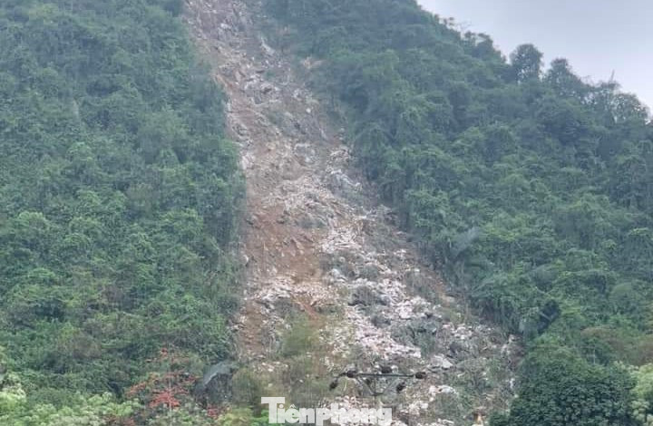 Do ảnh hưởng của động đất, trên địa bàn xã Cao Dương xảy ra tình trạng nhiều núi đá bị sạt lở. Do ảnh hưởng của động đất, trên địa bàn xã Cao Dương xảy ra tình trạng nhiều núi đá bị sạt lở.