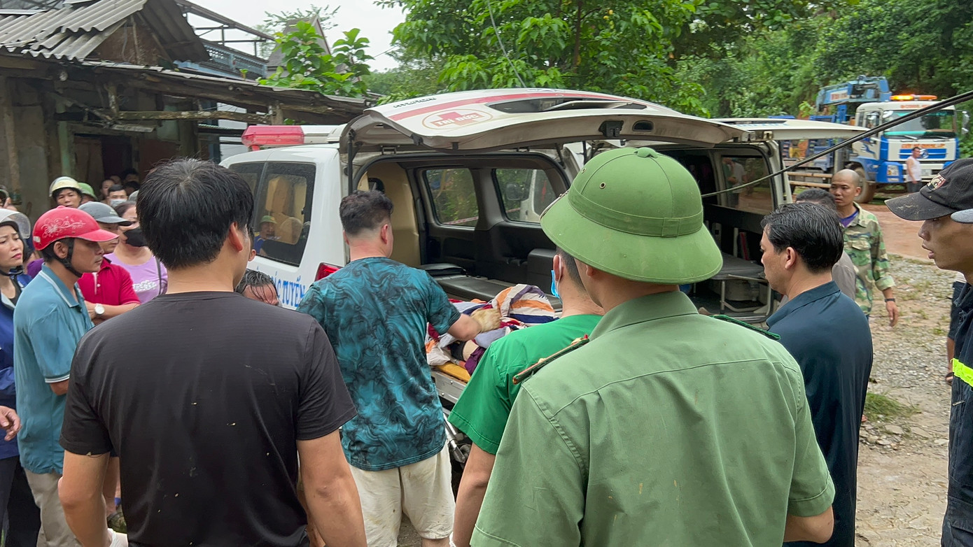 Đồng thời khẩn trương rà soát, thống kê cụ thể số người bị vùi lấp.