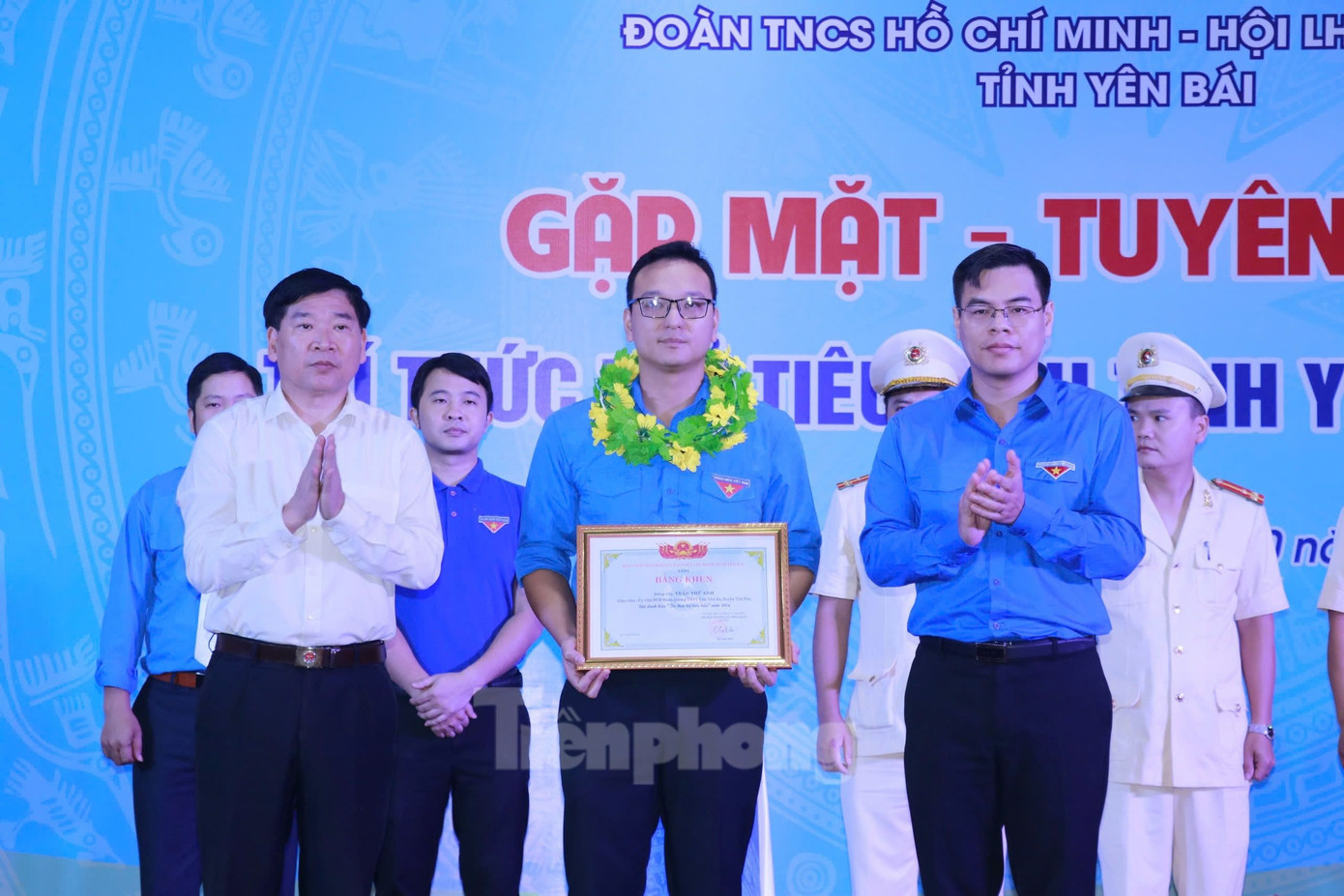 Tại lễ gặp mặt, các đoàn viên, hội viên, thanh niên, trí thức trẻ đã nghe một số tham luận xoay quanh các vấn đề: trí thức trẻ tham gia phát triển kinh tế - xã hội vùng đồng bào dân tộc thiểu số; xây dựng văn minh đô thị; các giải pháp thúc đẩy hoạt động sáng tạo trong thanh niên, học sinh, sinh viên… Tại lễ gặp mặt, các đoàn viên, hội viên, thanh niên, trí thức trẻ đã nghe một số tham luận xoay quanh các vấn đề: trí thức trẻ tham gia phát triển kinh tế - xã hội vùng đồng bào dân tộc thiểu số; xây dựng văn minh đô thị; các giải pháp thúc đẩy hoạt động sáng tạo trong thanh niên, học sinh, sinh viên…