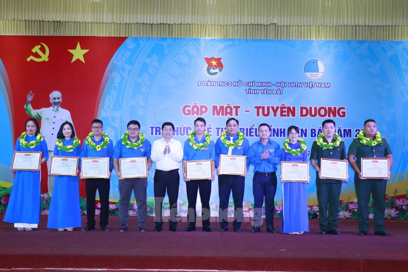 Nhân dịp này, 20 cá nhân đã được Tỉnh đoàn Yên Bái - Hội LHTN Việt Nam tỉnh đã trao tặng danh hiệu "trí thức trẻ tiêu biểu” năm 2024. Nhân dịp này, 20 cá nhân đã được Tỉnh đoàn Yên Bái - Hội LHTN Việt Nam tỉnh đã trao tặng danh hiệu "trí thức trẻ tiêu biểu” năm 2024.