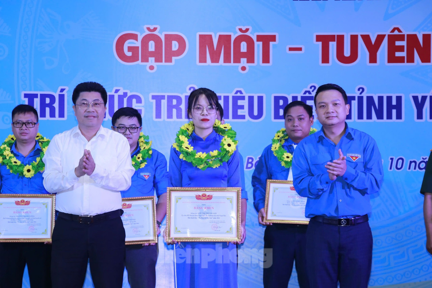 Nhân dịp này, 20 cá nhân đã được Tỉnh đoàn Yên Bái - Hội LHTN Việt Nam tỉnh đã trao tặng danh hiệu "trí thức trẻ tiêu biểu” năm 2024. Nhân dịp này, 20 cá nhân đã được Tỉnh đoàn Yên Bái - Hội LHTN Việt Nam tỉnh đã trao tặng danh hiệu "trí thức trẻ tiêu biểu” năm 2024.