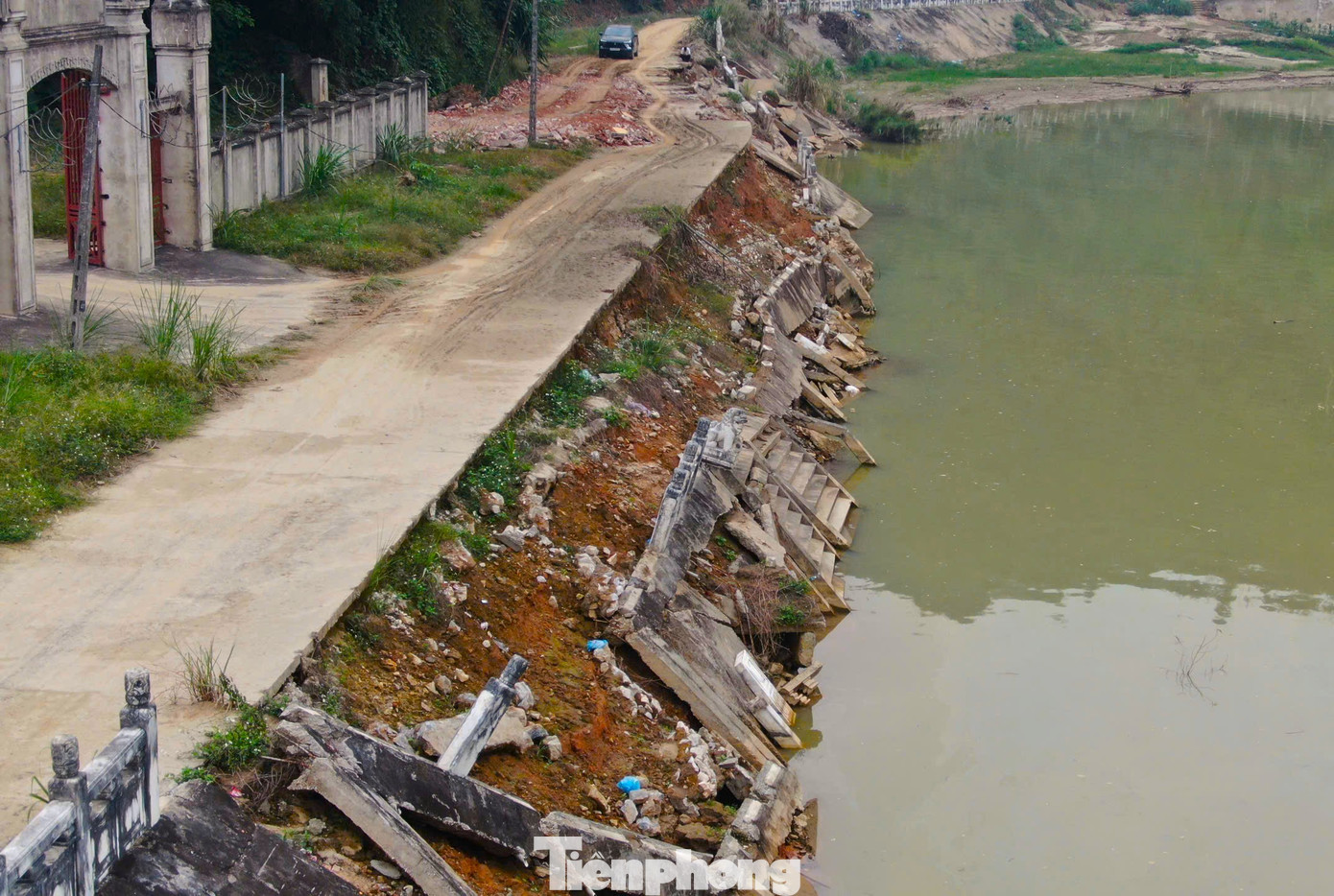 Tuy nhiên, do ảnh hưởng của hoàn lưu cơn bão số 3, nhiều công trình, hạng mục của quần thể di tích này bị tàn phá nặng nề.