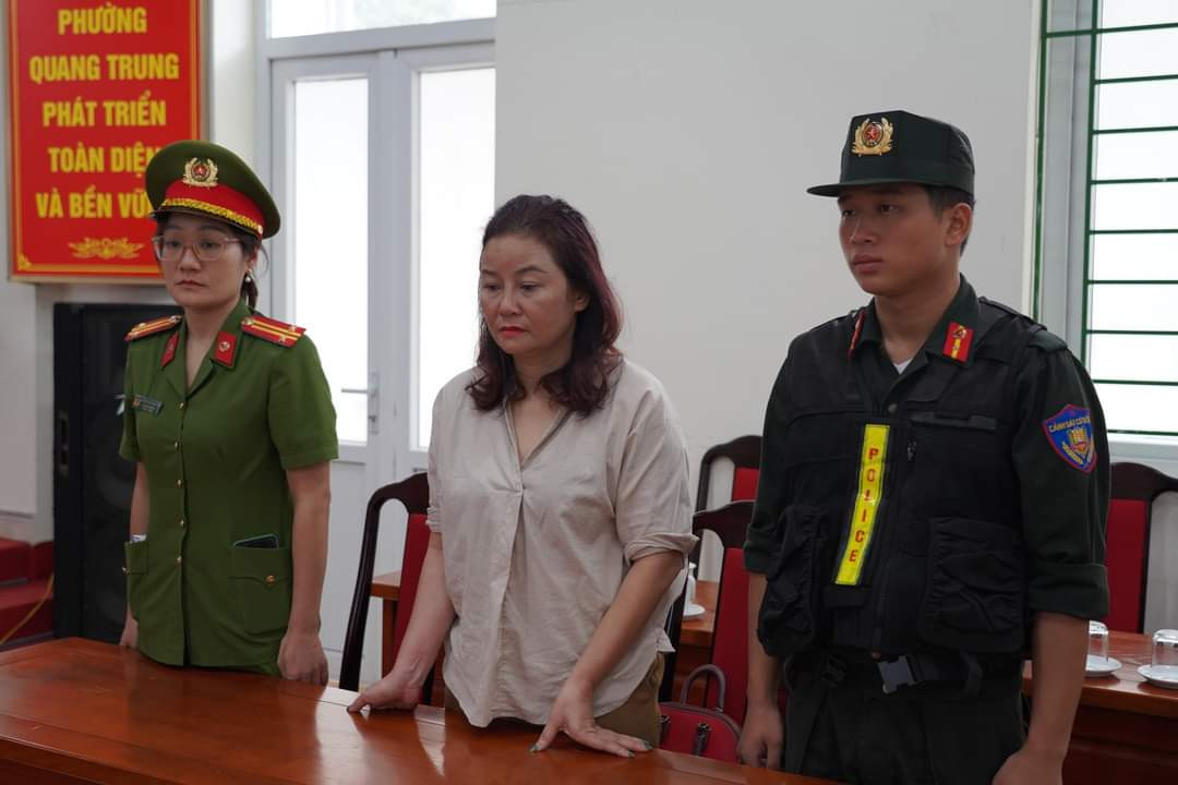 Bà Nguyễn Lan Hương bị bắt vì hành vi in, phát hành, mua bán trái phép hóa đơn, chứng từ thu nộp ngân sách nhà nước. Ảnh: CACC. Bà Nguyễn Lan Hương bị bắt vì hành vi in, phát hành, mua bán trái phép hóa đơn, chứng từ thu nộp ngân sách nhà nước. Ảnh: CACC.