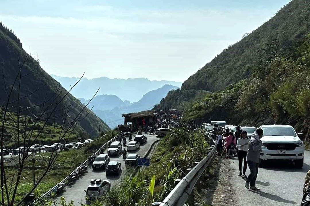 Theo Sở Văn hóa, Thể thao và Du Lịch tỉnh Hà Giang, trước Tết Nguyên Đán đơn vị đã ban hành các văn bản đề nghị UBND các huyện, thành phố chỉ đạo các làng văn hóa du lịch, khu, điểm du lịch chuẩn bị tốt các hoạt động tham quan, trải nghiệm cho khách du lịch, công tác vệ sinh môi trường và ứng xử văn minh du lịch được chú trọng.