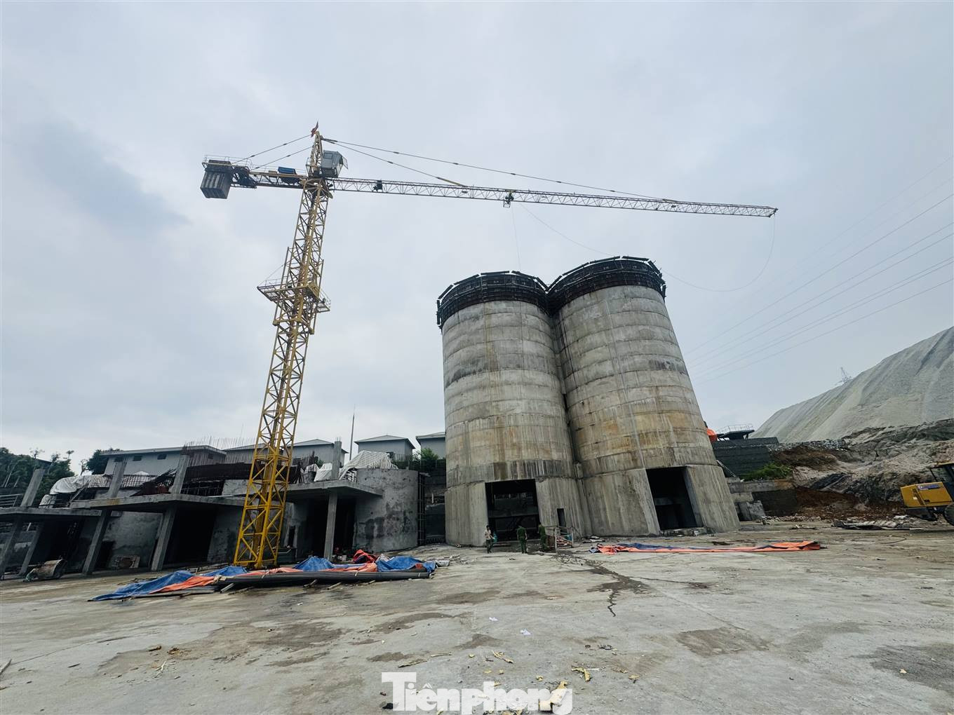 Hiện trường vụ tai nạn lao động ở Khu công nghiệp Tằng Loỏng khiến 6 người thương vong. Ảnh: Thanh Tuấn