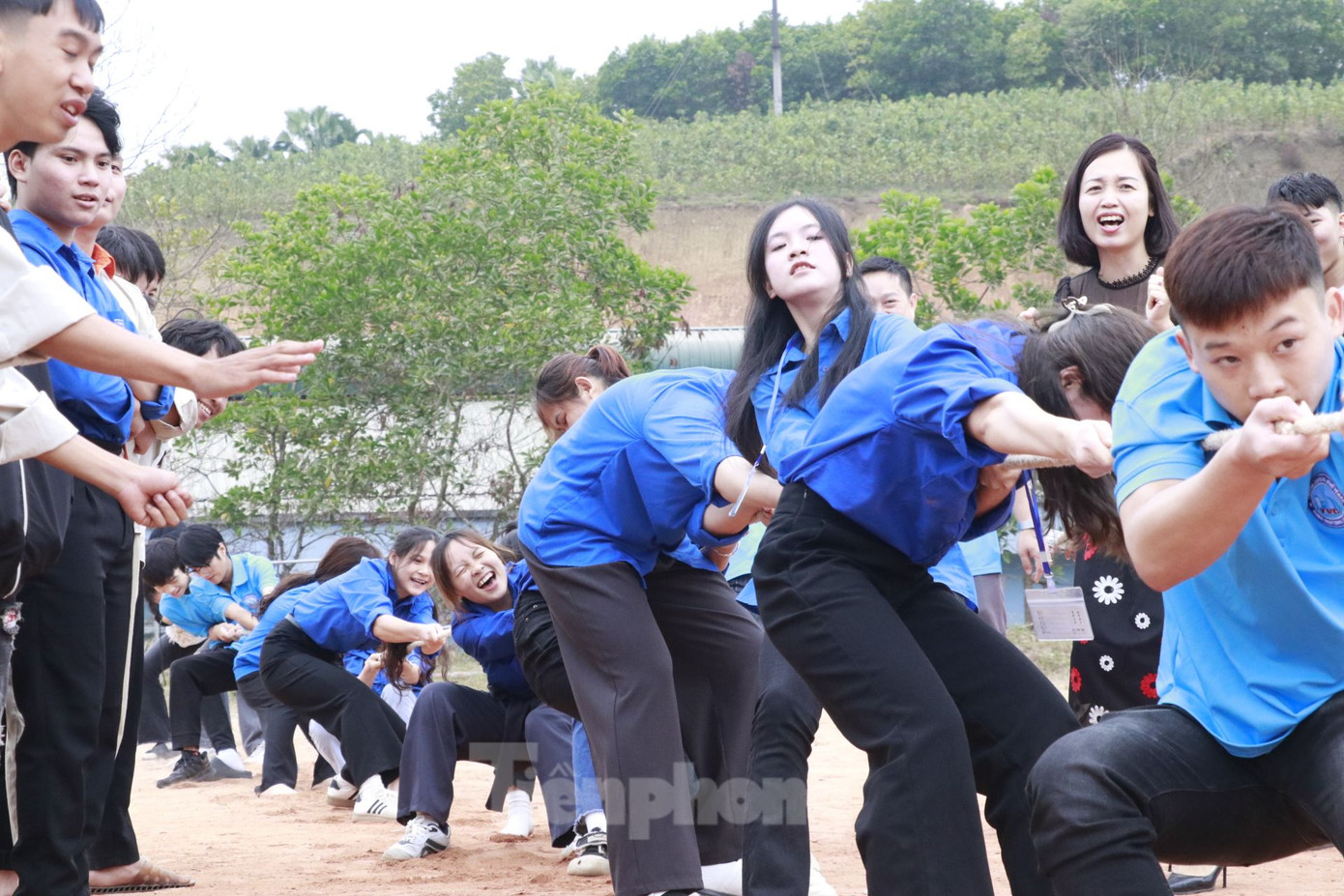 Đoàn viên, thanh niên tham gia các hoạt động thể thao tại Ngày hội. Đoàn viên, thanh niên tham gia các hoạt động thể thao tại Ngày hội.