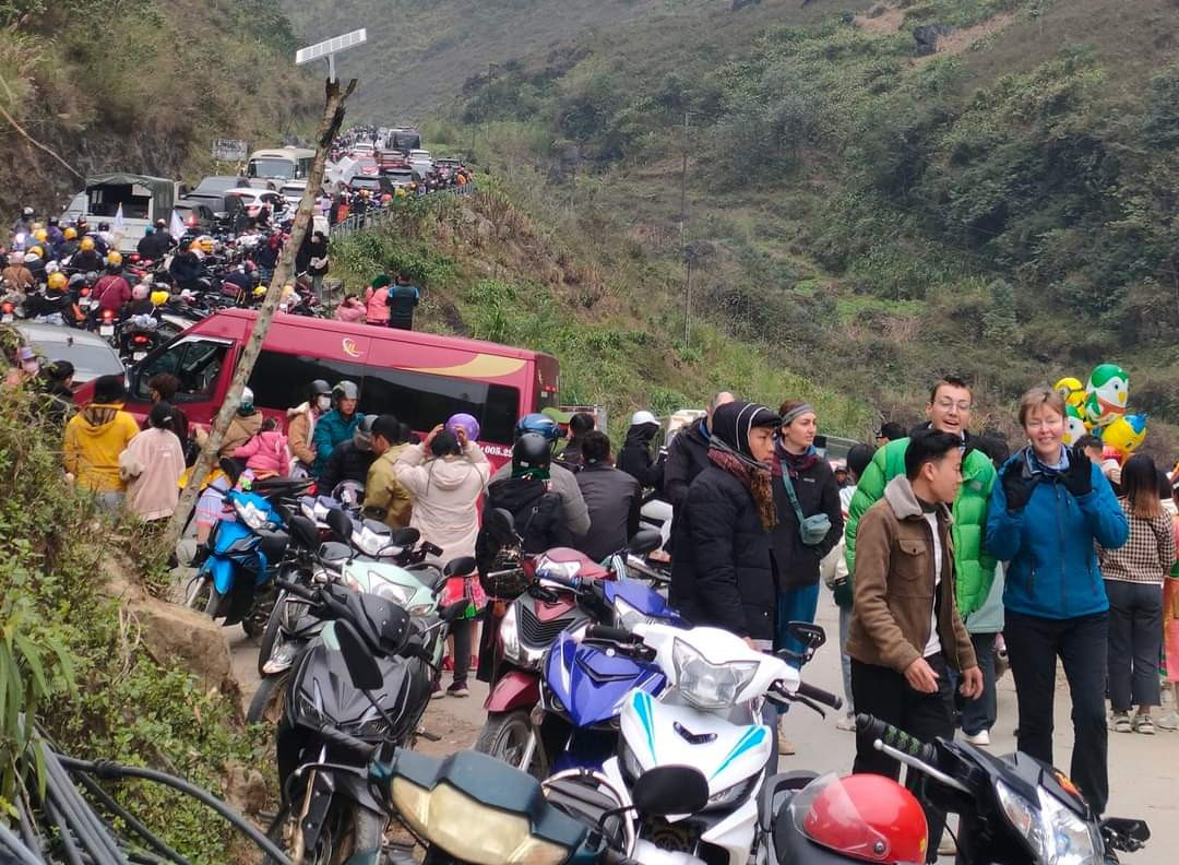 Đồng thời tuân thủ nghiêm các quy định về niêm yết giá và bán đúng giá niêm yết để không xảy ra tình trạng tùy tiện tăng giá, ép khách, gây sốt giá ảnh hưởng đến hình ảnh của du lịch của tỉnh.