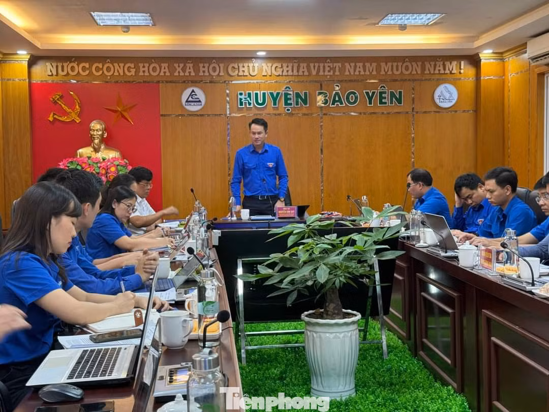 Anh Nguyễn Kim Quy chủ trì buổi kiểm tra công tác Đoàn và Chiến dịch Thanh niên tình nguyện hè tại Lào Cai.