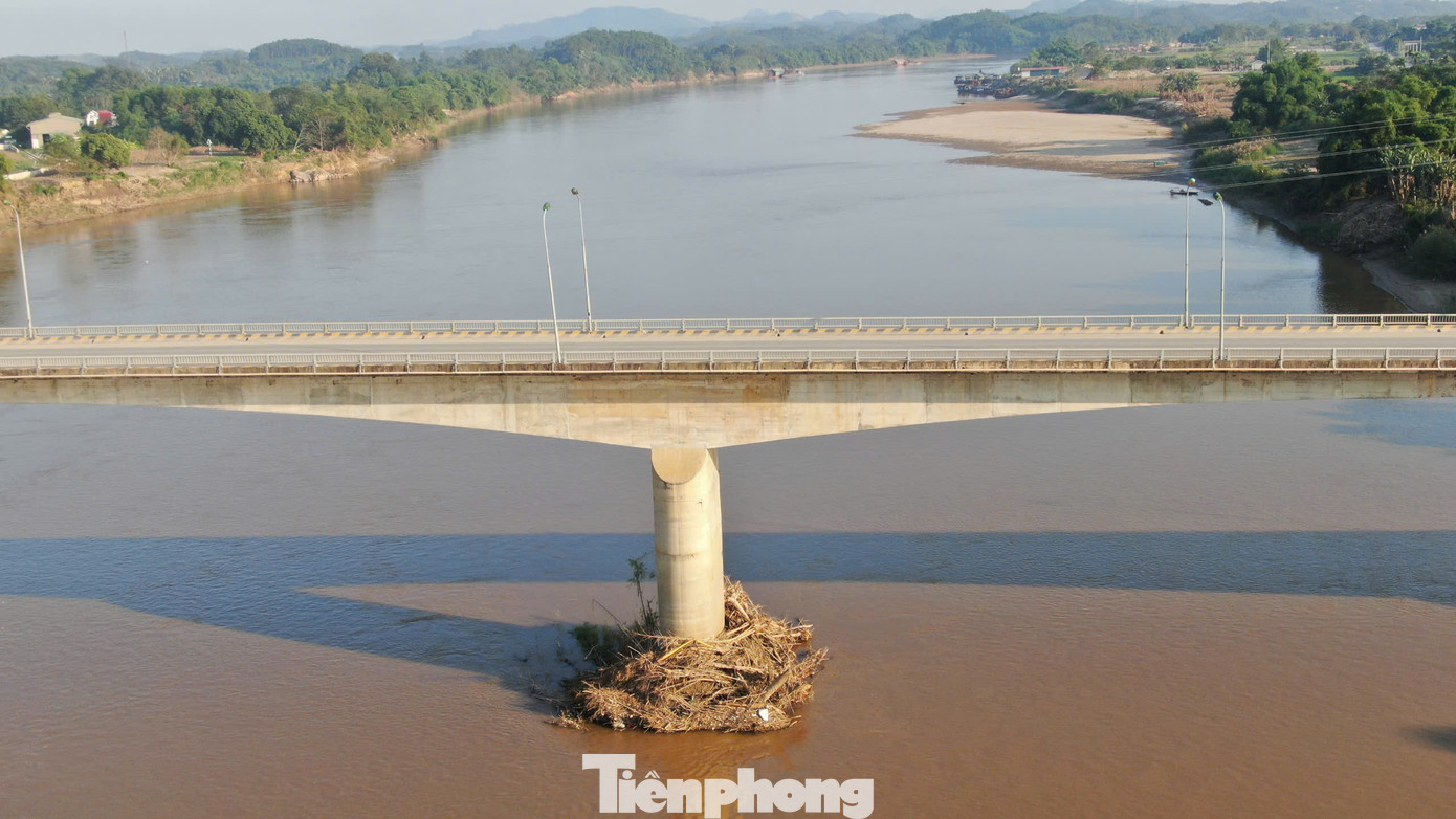 Cụ thể,các phương tiện và người dân lưu thông đến Ngã tư đầu cầu Văn Phú (ngã tư có lắp đèn tín hiệu) đi vào đường Yên Bái - Văn Tiến đến ngã 3 giao với đường nối ba cầu, rẽ trái đi vào đường nối ba cầu đến ngã 3 đầu cầu Giới Phiên rẽ trái đi qua cầu Giới Phiên, đi vào quốc lộ 32C hoặc đường nối quốc lộ 32C với cao tốc Nội Bài - Lào Cai đến đường Âu Cơ (và ngược lại).