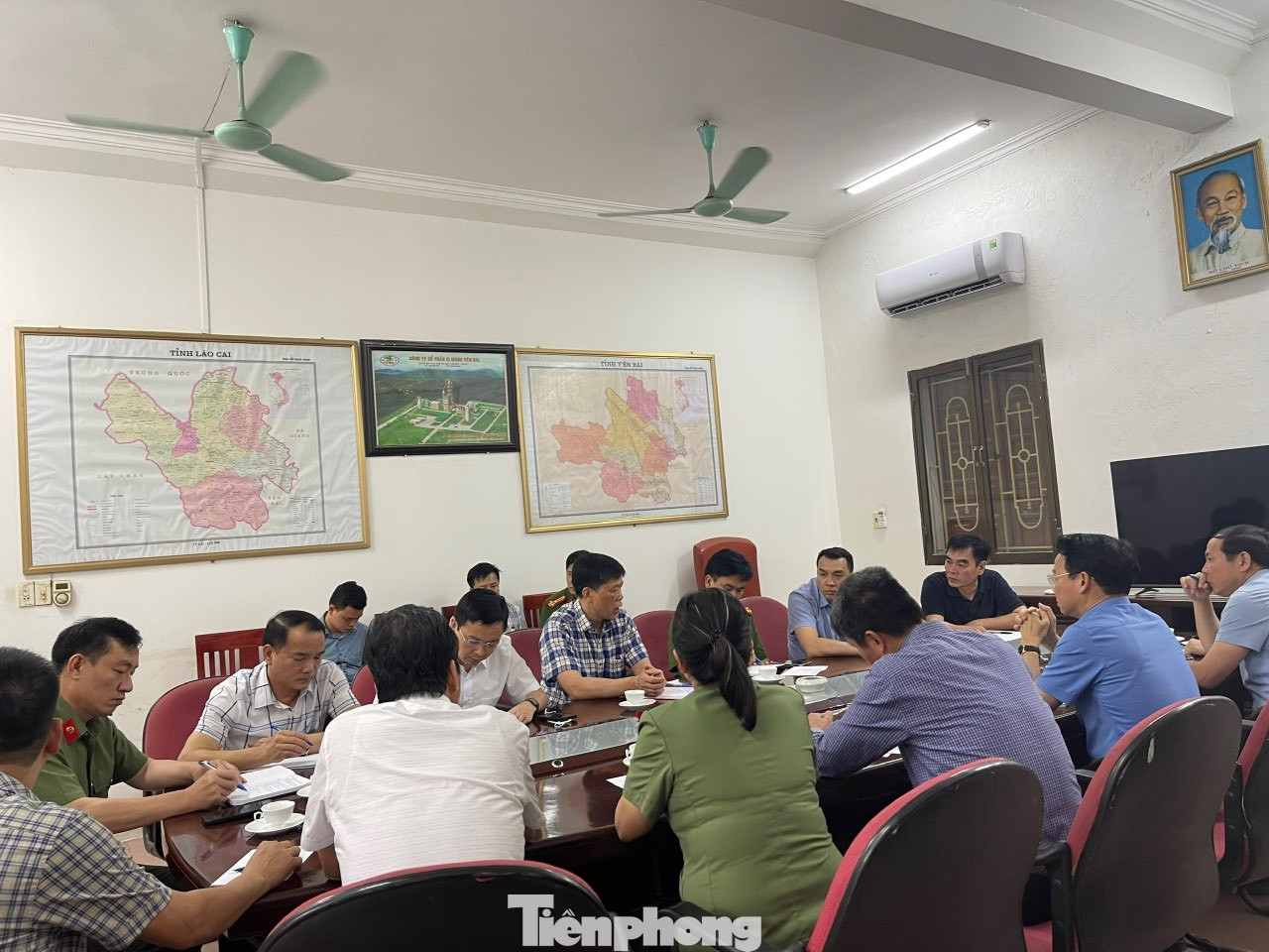 Lãnh đạo tỉnh Yên Bái làm việc với cơ quan chức năng và Công ty Cổ phần xi măng và khoáng sản Yên Bái. Lãnh đạo tỉnh Yên Bái làm việc với cơ quan chức năng và Công ty Cổ phần xi măng và khoáng sản Yên Bái.