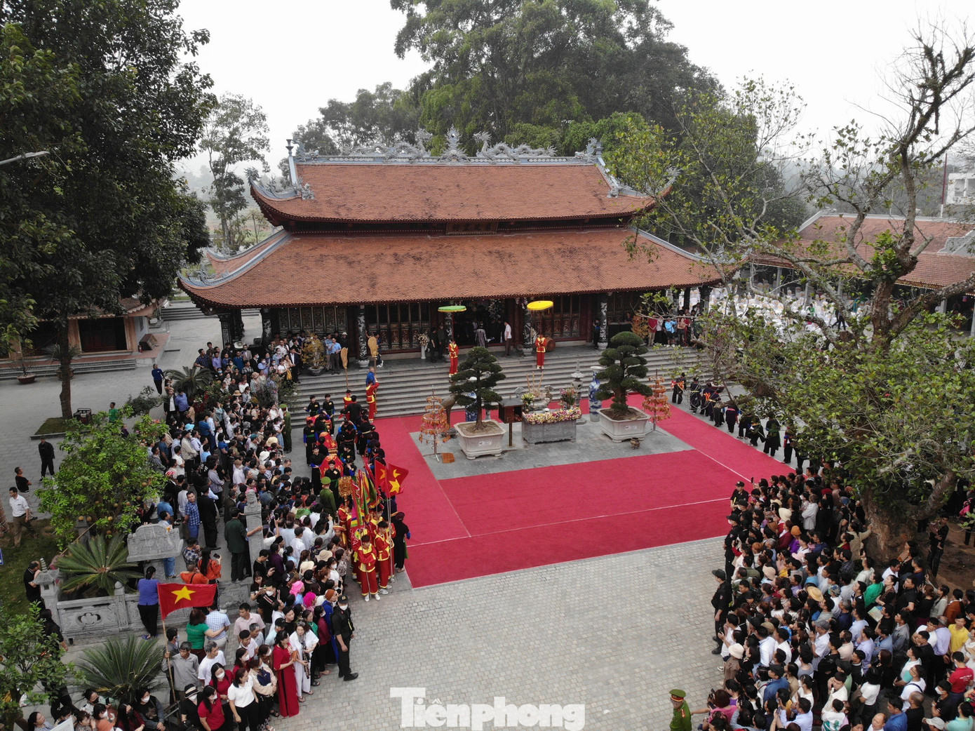 Theo thông lệ, Lễ hội đền Đông Cuông được tổ chức vào ngày Mão đầu tiên của năm mới âm lịch. Năm 2024, lễ hội được khai mạc vào đêm 20/2 (tức ngày 12/1 âm lịch).