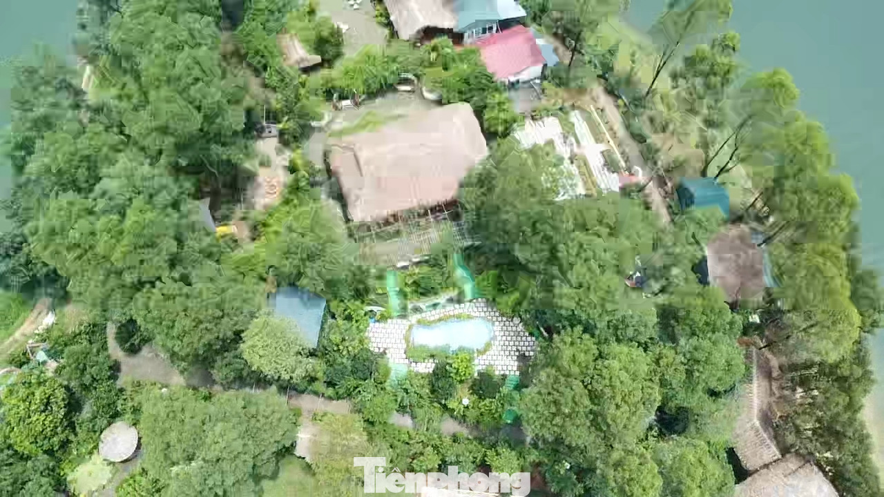 Nhiều công trình kiên cố được đầu tư xây dựng. Nhiều công trình kiên cố được đầu tư xây dựng.