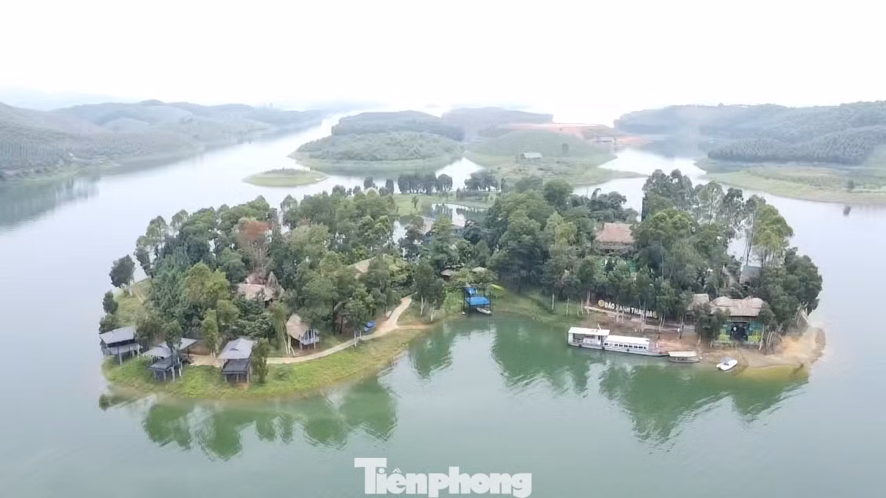 Khu du lịch Đảo xanh Thác Bà hoạt động trái phép trong thời gian dài. Khu du lịch Đảo xanh Thác Bà hoạt động trái phép trong thời gian dài.