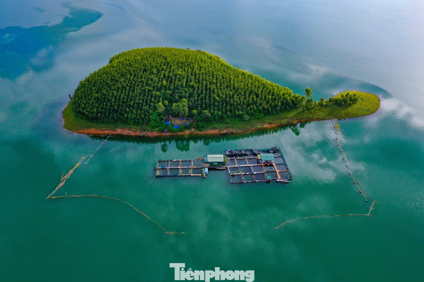 Theo quy hoạch, sẽ xây dựng và phát triển Khu du lịch quốc gia hồ Thác Bà thành một trong những động lực phát triển du lịch của cả nước. Phấn đấu đến năm 2040, toàn Khu du lịch trở thành một trung tâm du lịch, nghỉ dưỡng, văn hóa có thương hiệu, với sản phẩm du lịch đa dạng, đặc sắc, chất lượng cao và có khả năng cạnh tranh với các nước trong khu vực và quốc tế.