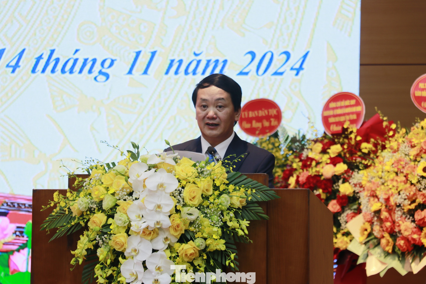 Ông Hầu A Lềnh - Uỷ viên Ban Chấp hành Trung ương Đảng, Bộ trưởng, Chủ nhiệm Uỷ ban Dân tộc phát biểu tại Đại hội.