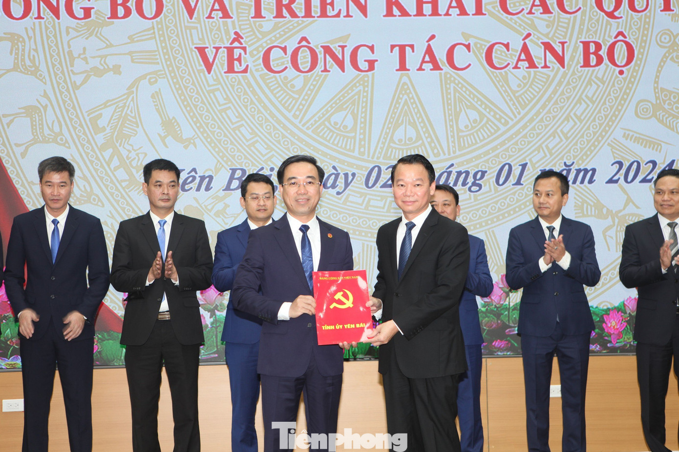 Ông Đỗ Việt Bách - Giám đốc Sở Giao thông Vận tải được chỉ định làm Bí thư Thị ủy Nghĩa Lộ.