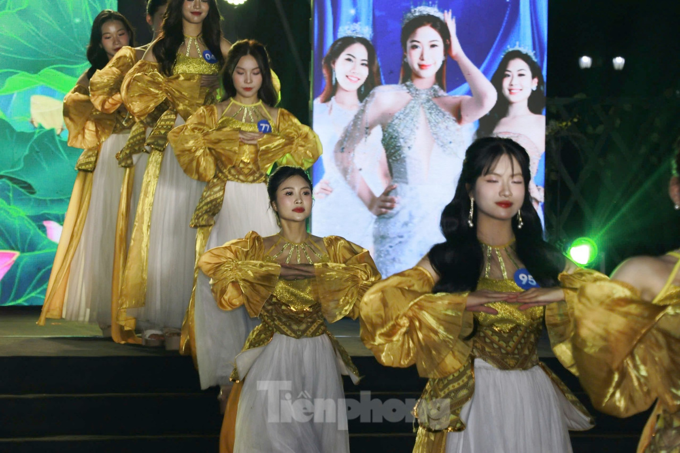 Sau hai vòng sơ khảo và bán kết, Ban Tổ chức đã lựa chọn được 15 thí sinh xuất sắc nhất để tham gia đêm chung kết.