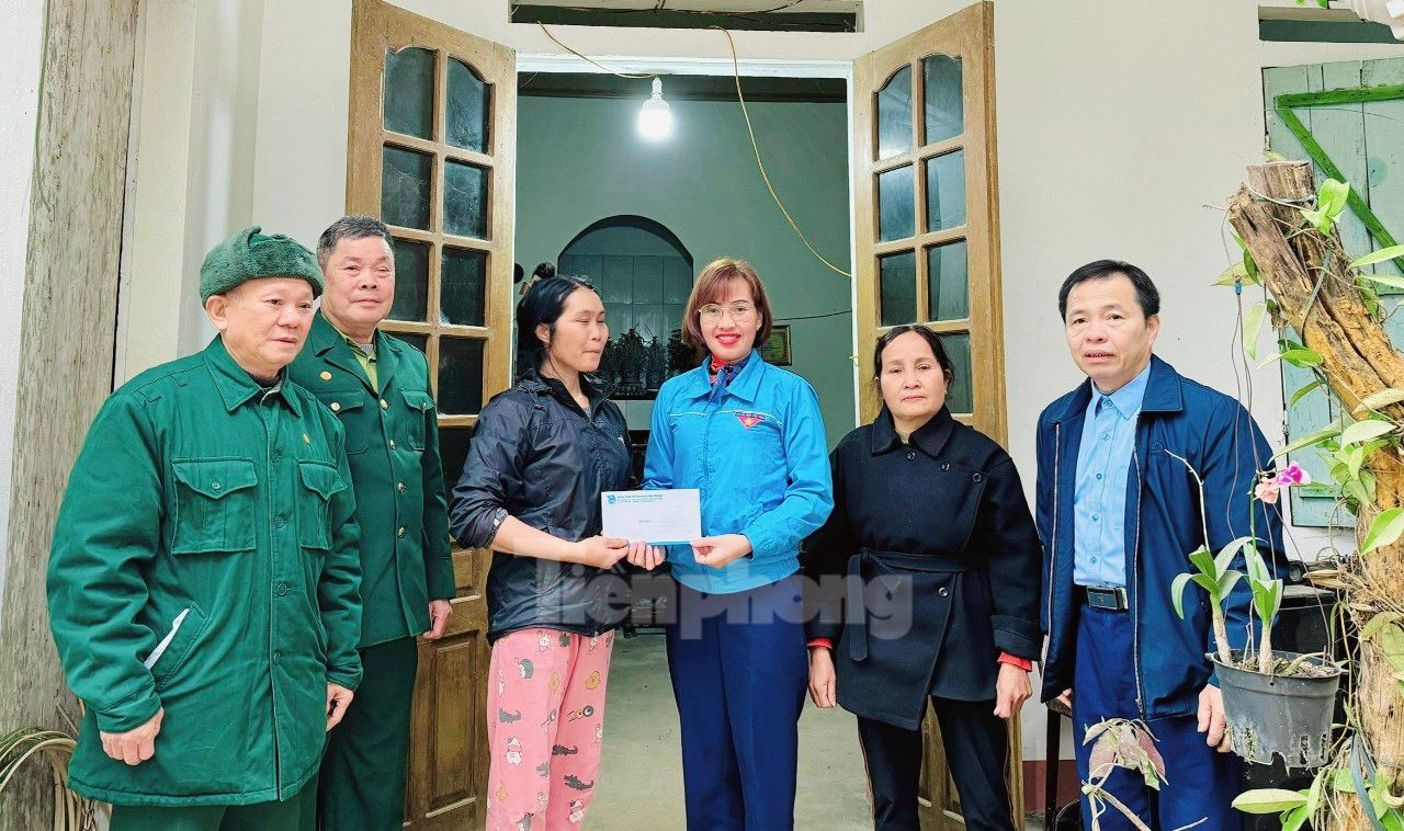 Thăm và tặng quà cho các trẻ em khuyết tật, có hoàn cảnh khó khăn nhân dịp Xuân Giáp Thìn 2024.