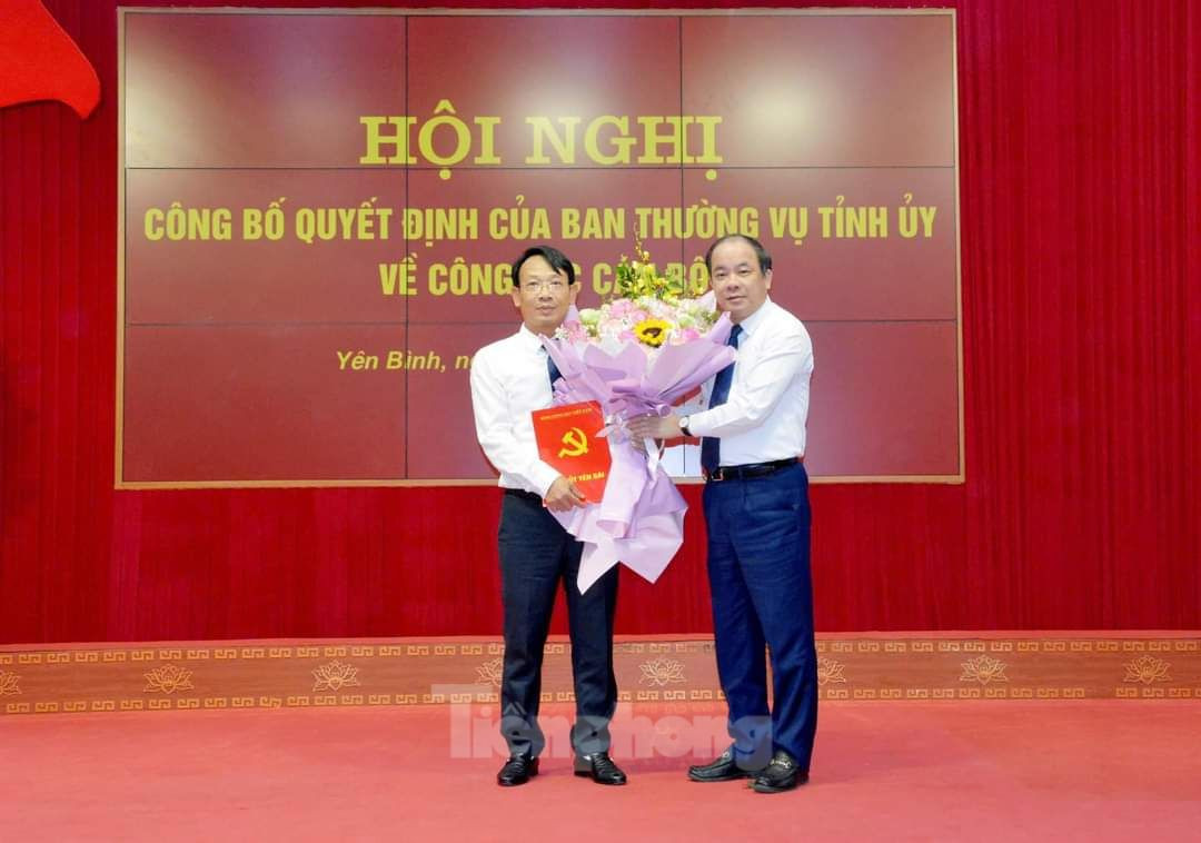 Ông Đỗ Thanh Nghị - Phó Bí thư Thành ủy được bổ nhiệm làm Bí thư Huyện ủy Yên Bình. Ông Đỗ Thanh Nghị - Phó Bí thư Thành ủy được bổ nhiệm làm Bí thư Huyện ủy Yên Bình.